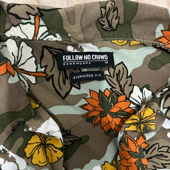 6 Button Shirt Bundle (Different Sizes) - Picture 15 of 16